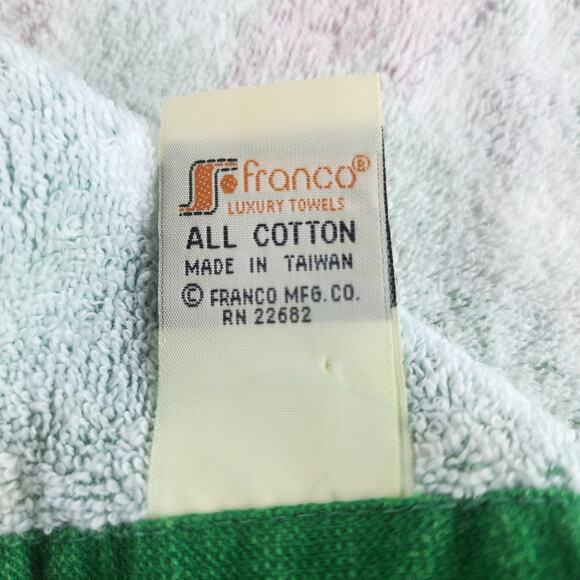 Vintage Panda Heart Green Holly Christmas Hand Towel 25"x16" - Picture 5 of 5